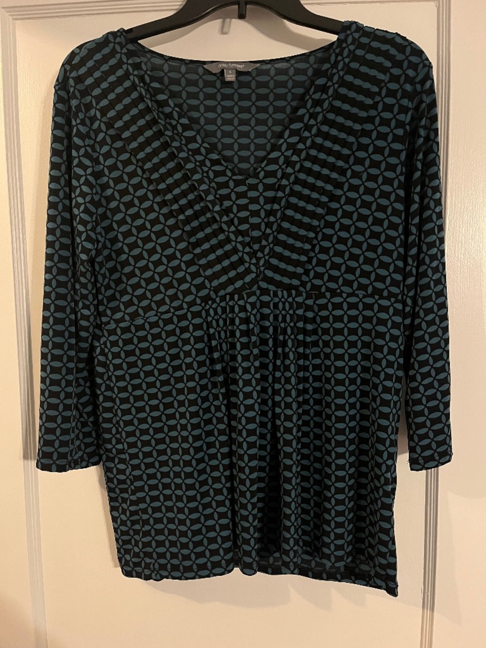 Daisy Fuentes size L blouse